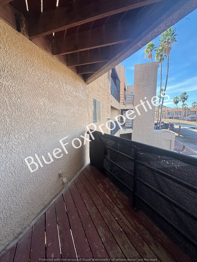 Building Photo - 2601 W Broadway Blvd