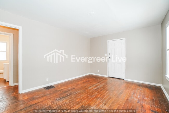 Building Photo - 2580 Grasmere Ave