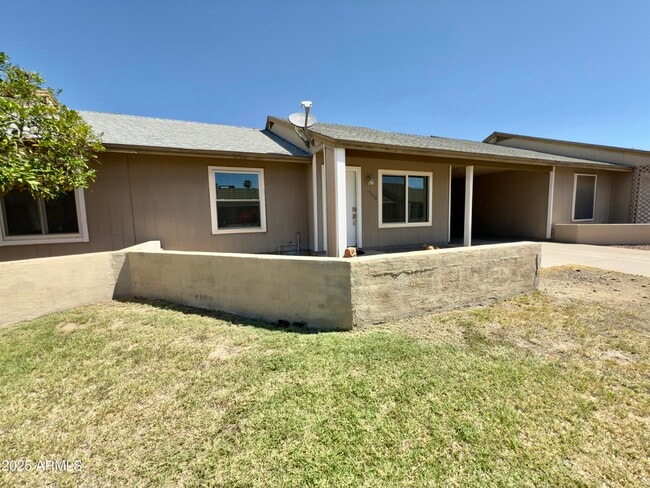 Primary Photo - 4448 E Fremont St