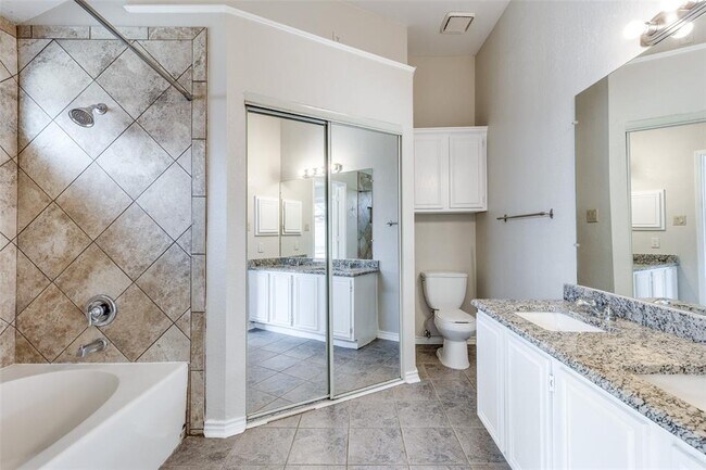 Building Photo - 4748 Bracken Dr