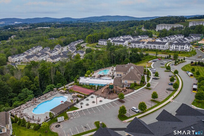 Building Photo - 203 Center Meadow Ln