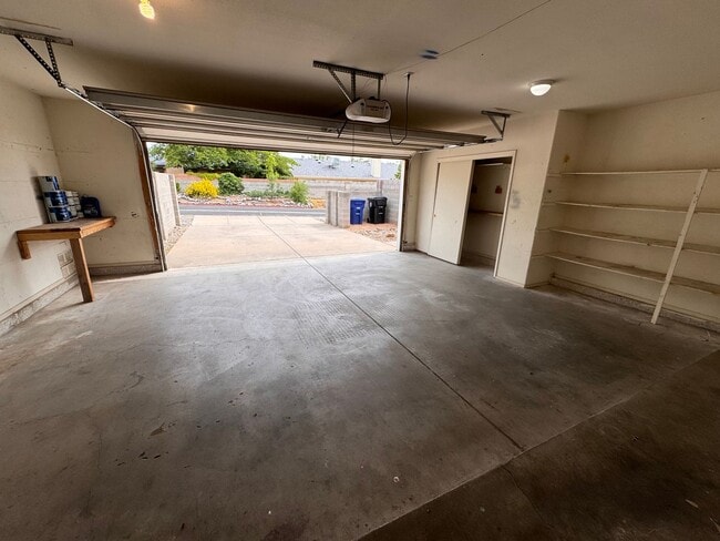 Building Photo - Beautiful 3 Bedroom home in the NE.