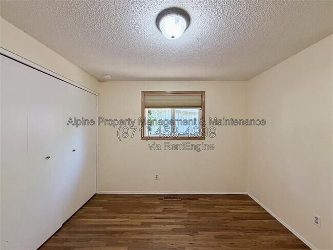 Building Photo - 4670 SW 160th Ave