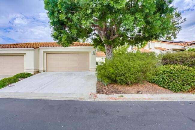 Building Photo - 3 bed, 2 bath Single Family Home in North ...