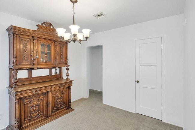 Building Photo - Great 3 Bedroom Home with Large Lot and NO...