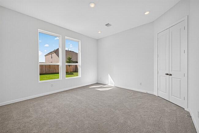 Building Photo - 11119 Poplar Tree Dr