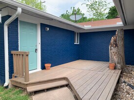 Building Photo - 2410 Audubon Pl