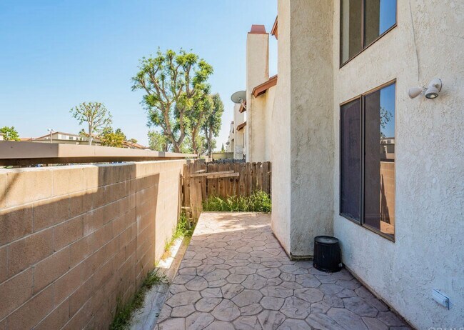 Building Photo - 12951 Benson Ave