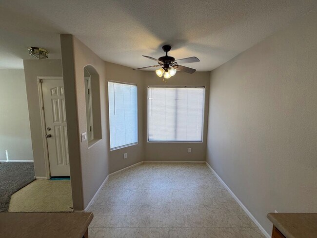 Building Photo - Beautiful 4 Bedroom Home for Rent in Goodyear!