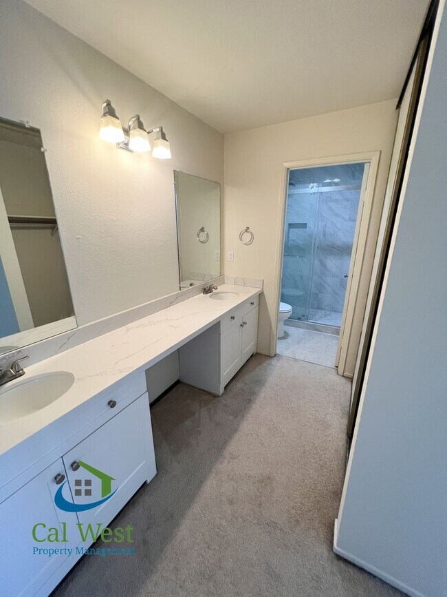 Building Photo - 2212 Almaden Rd