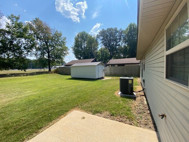 Building Photo - Beautiful 3bed/2bath home in West Jonesboro