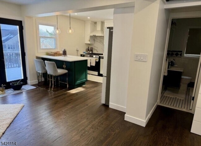 Building Photo - 321 Minute Arms Rd