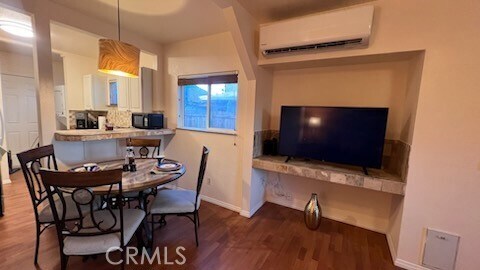 Building Photo - 583 Calle Abronia S