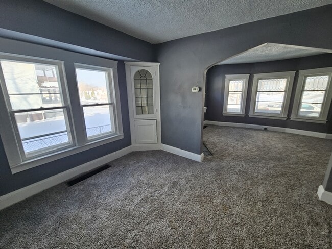 Building Photo - 778 Eddy Rd