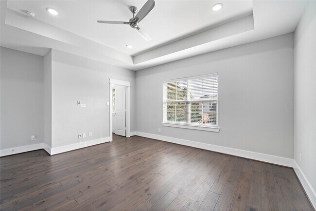 Building Photo - 1161 W 24th St