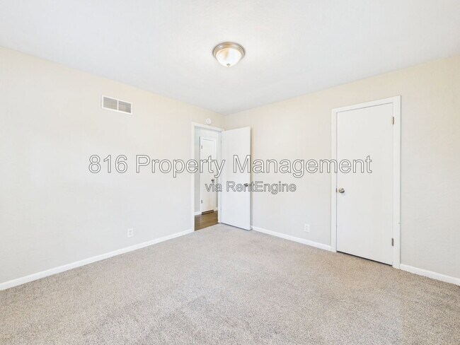 Building Photo - 8250 Webster Ave