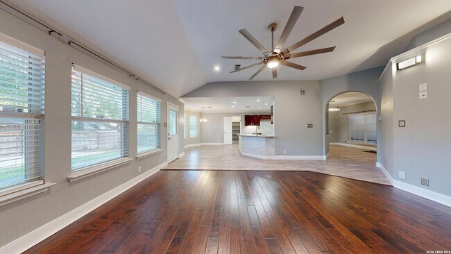 Building Photo - 1009 Crimson Cove Dr