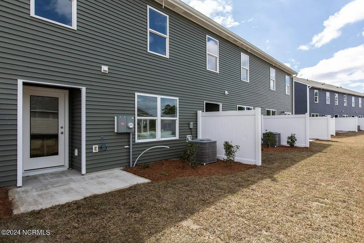 Building Photo - 7010 Dunford Rd