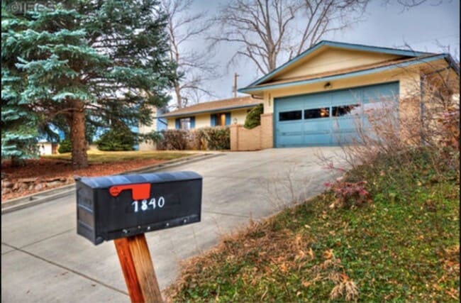 Building Photo - 1840 Del Rosa Ct