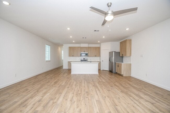 Building Photo - 3578 Lovebird Ln