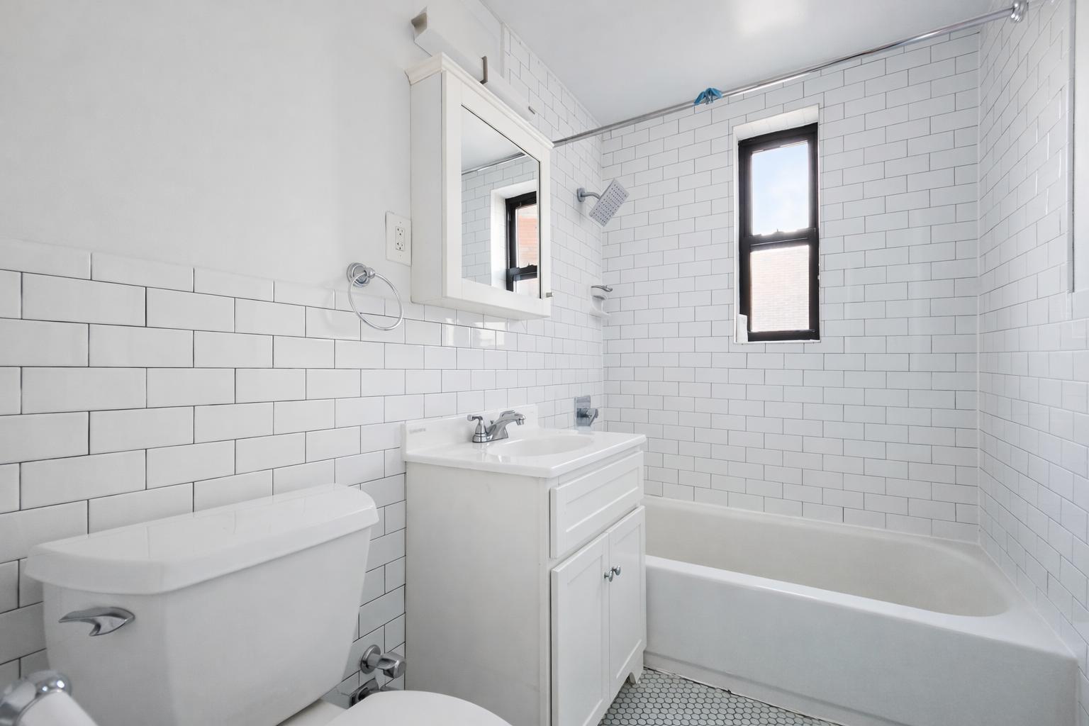 Building Photo - 525-527 Riverdale Avenue