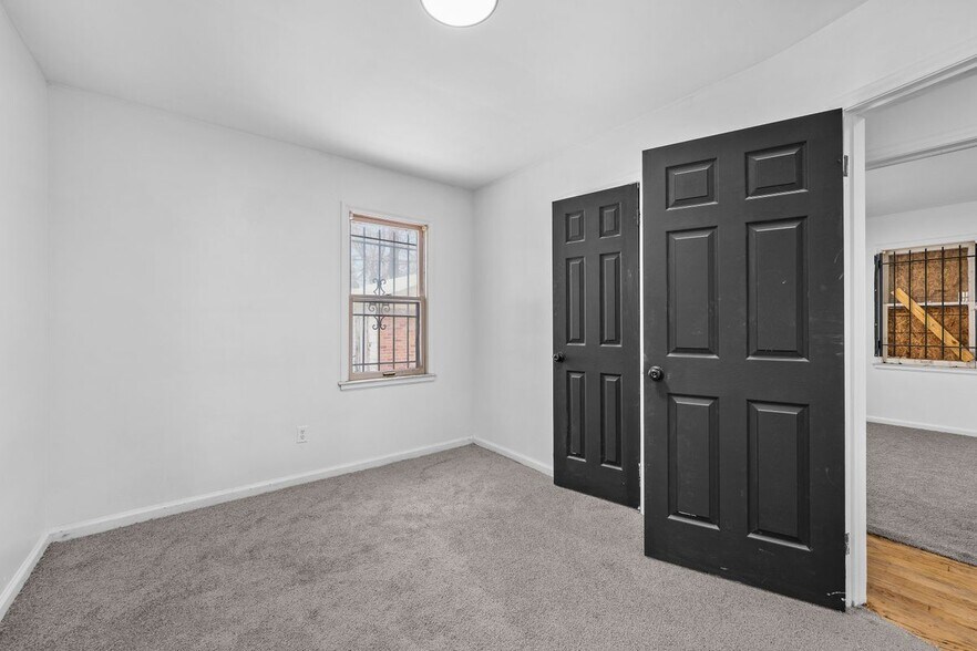 Building Photo - 18525 Westmoreland Rd