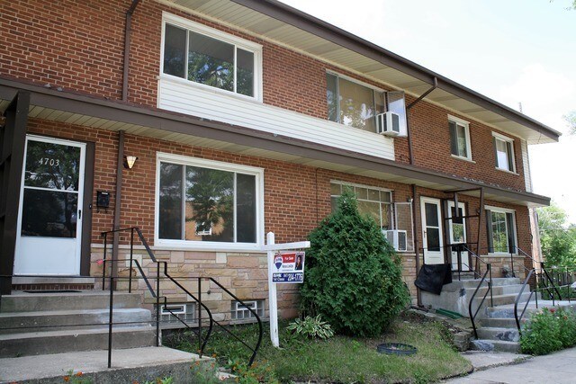 Primary Photo - 4703 Davis St