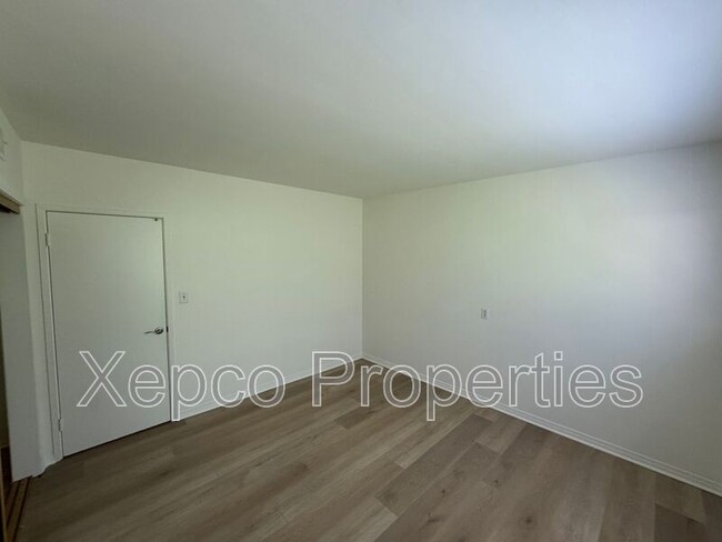 Building Photo - 432 Avenida Ortega