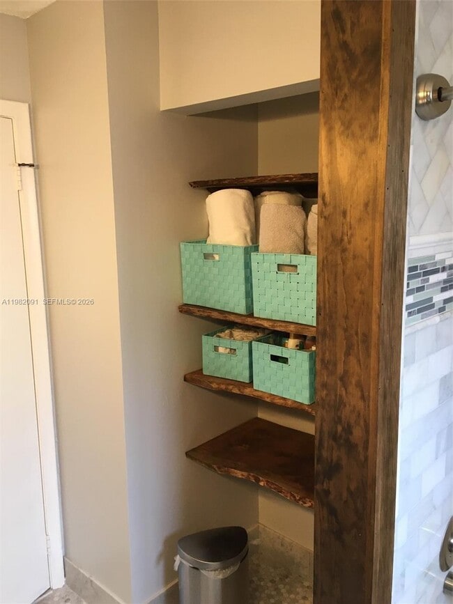 Building Photo - 8421 SW 28th St