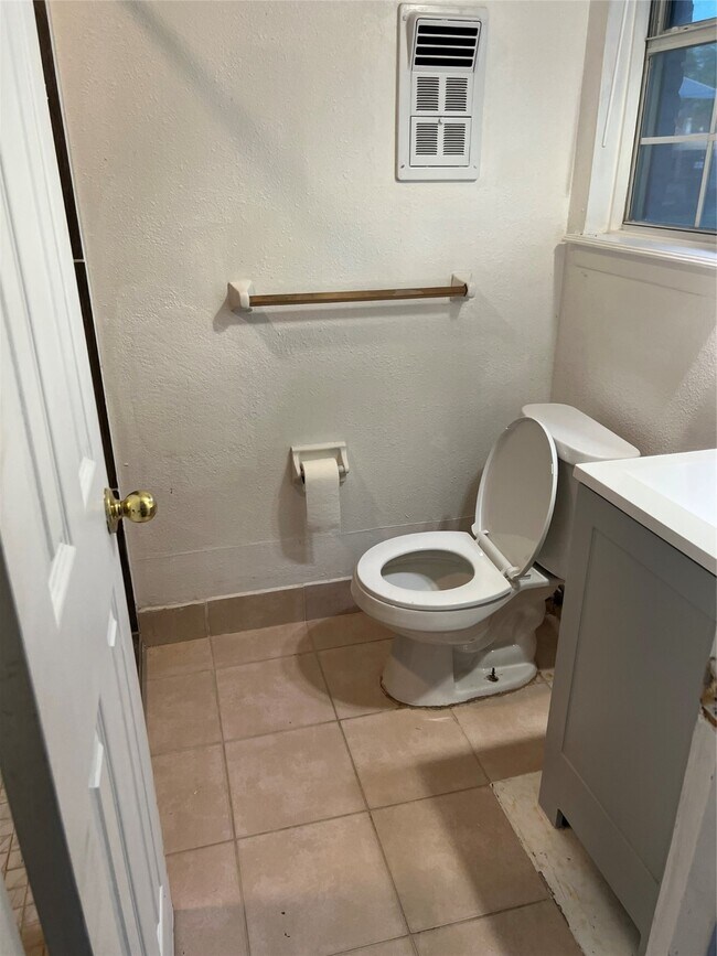 Building Photo - 721 S 3rd St