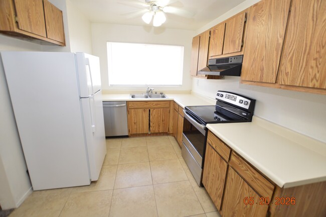Building Photo - 3555 S Arville St