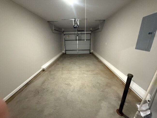Building Photo - 102 Berkshire Cir