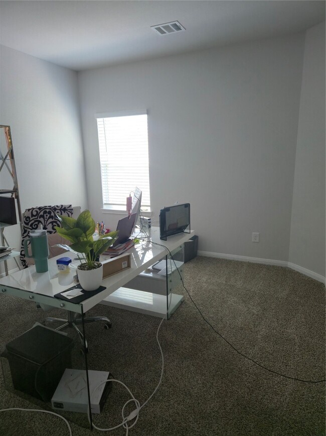 Building Photo - 3907 Faletti Dr