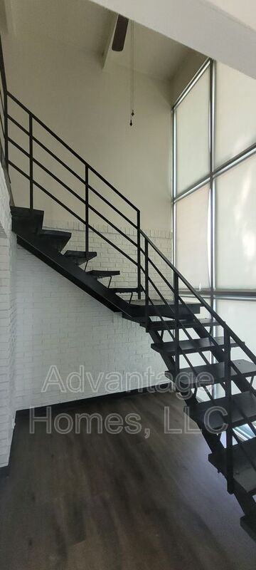Building Photo - 936 N 71 St