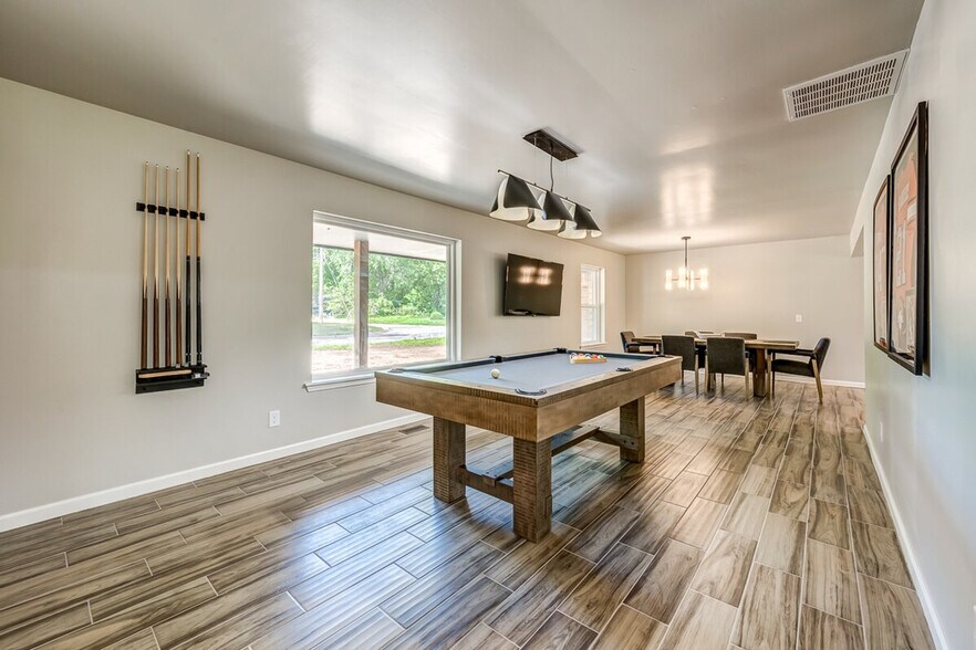 Building Photo - 11 N Pecan Dr