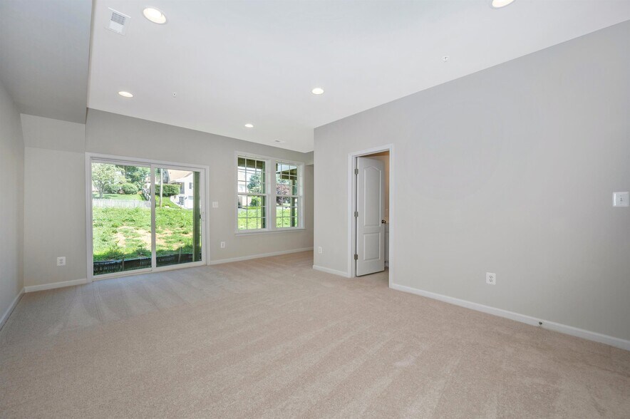 Building Photo - 23 Chester Ct