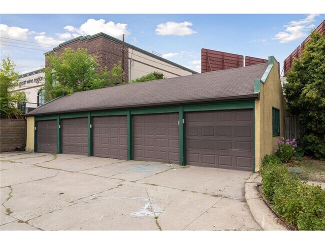 Building Photo - 3815 Glendale Terrace