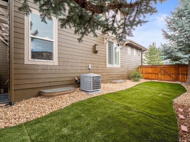 Building Photo - 10740 Southhaven Cir