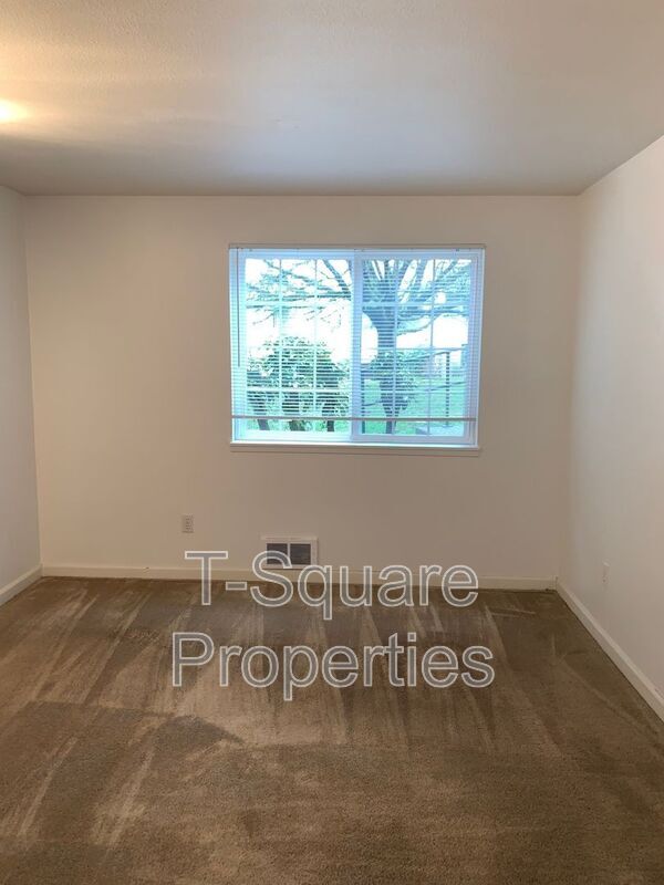 Building Photo - 14200 NE 171st St