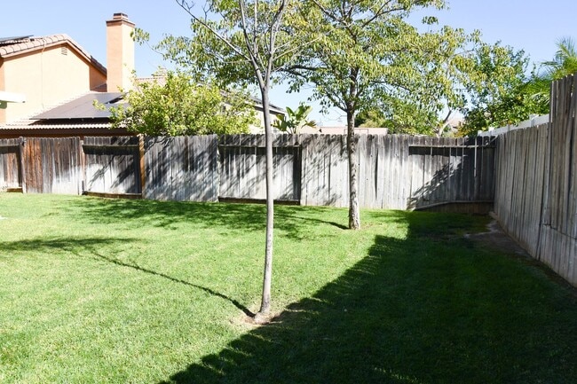 Building Photo - Beautiful 2 Story Home For Rent