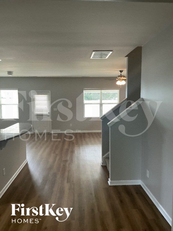 Building Photo - 1013 Blue Stream Ln