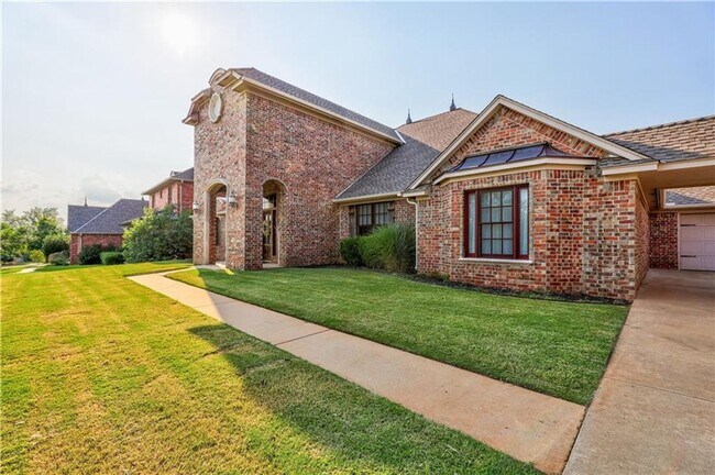Building Photo - Luxury home in Oak Tree Park with a pool/tennis court/playground/walking trails - Edmond North Hi...