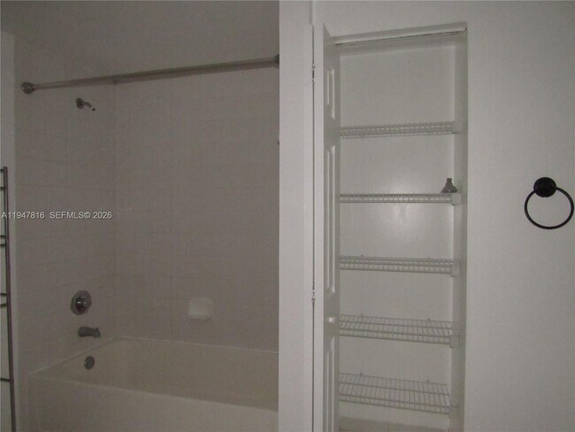 Building Photo - 2401 W Preserve Way