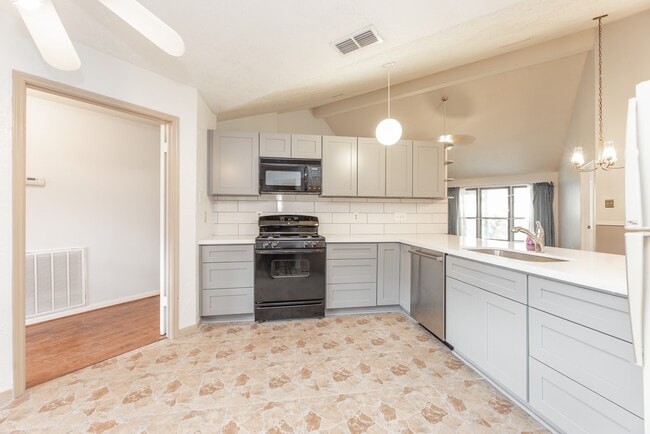 Building Photo - 6818 Brockington Dr
