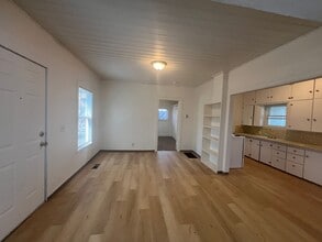 Building Photo - LH217