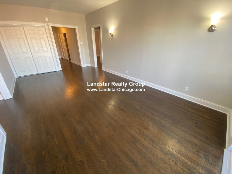 Building Photo - 730 Reba Pl