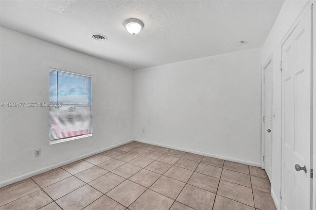 Building Photo - 2811 SW 3rd St