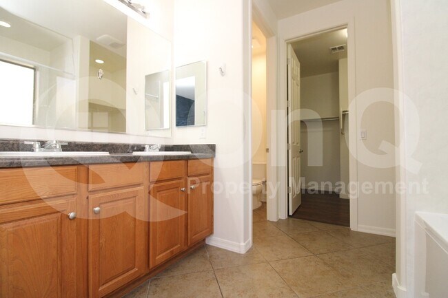 Building Photo - 11879 W Byron Wolfe Dr