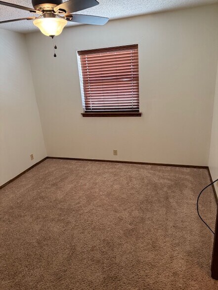 Building Photo - 1344 Meadow Ln
