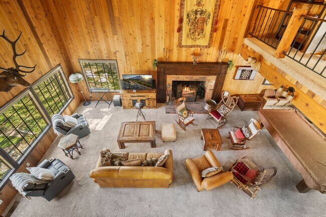 Building Photo - Brilliant Tavern Bay Home